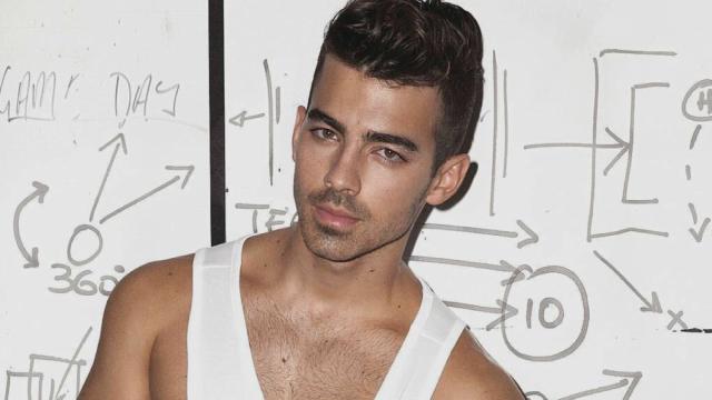 640px x 360px - Joe Jonas Strips Down for Sexy Photo Shoot, Talks Watching Porn While in  the Jonas Brothers | wusa9.com