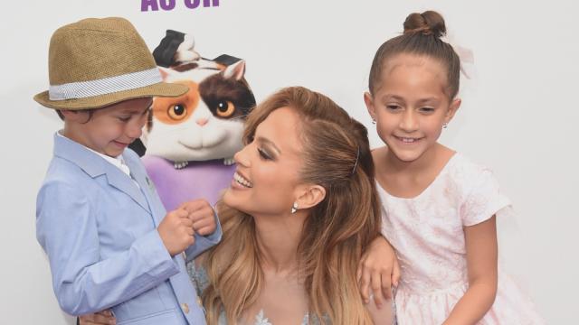 Jennifer Lopez Posts Adorable Photo Of Her Look-Alike Daughter Emme ...