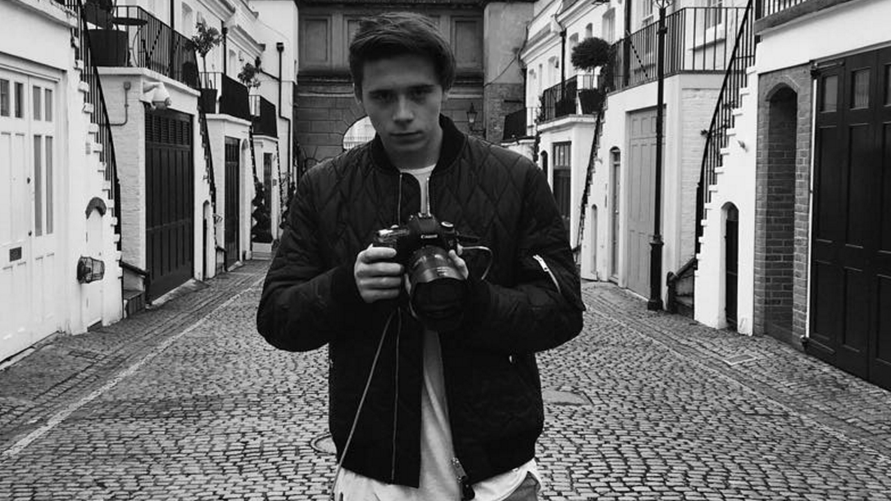 Brooklyn Beckham Gets into the Holiday Spirit Back in London: Photo 3527257, Brooklyn Beckham, Victoria Beckham Photos