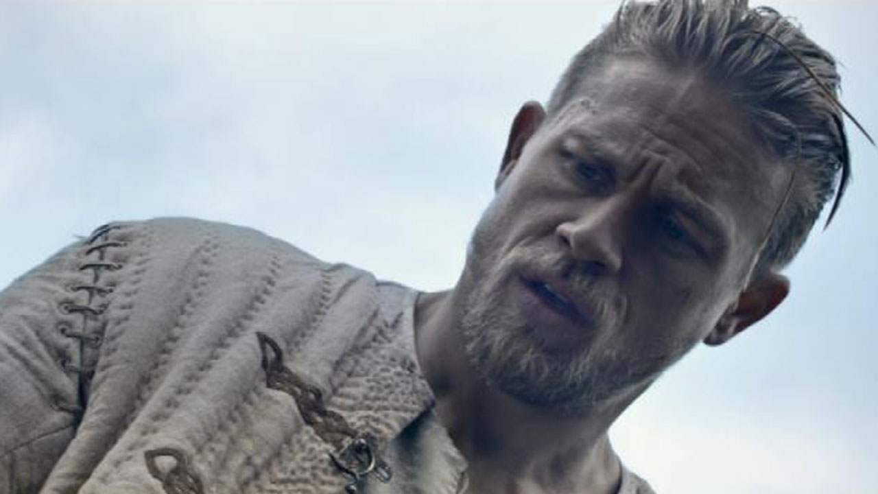 Shirtless Charlie Hunnam Heats Up The King Arthur Legend Of The Sword