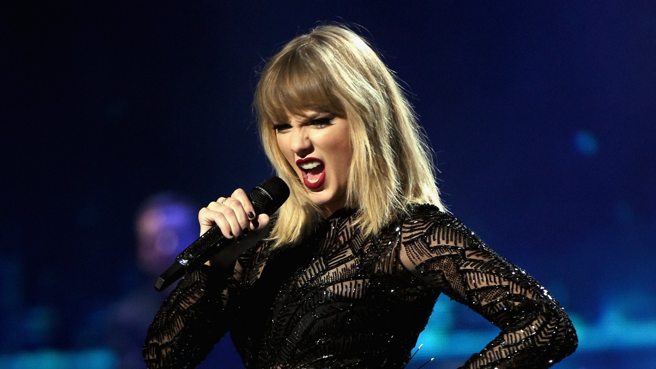 Taylor Swift Performs Pre-Super Bowl Concert, Says She Won't Be Touring  This Year