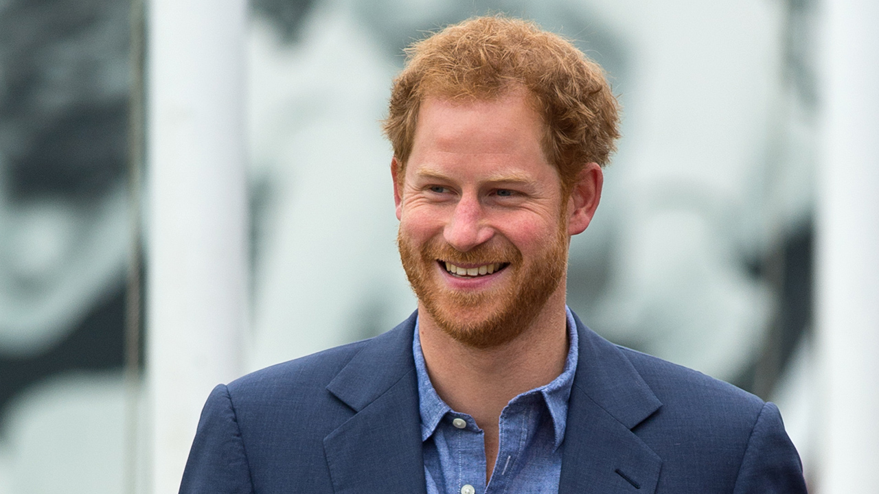 Prince Harry Spotted Shirtless On The Beach In Jamaica Check Out His Sizzling Hot Abs