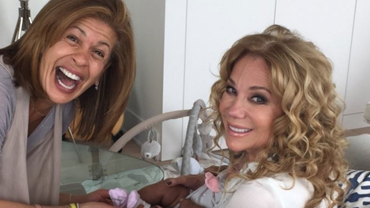 Kathie Lee Gifford Finally Meets Hoda Kotb S Daughter Haley Joy See The Sweet Pic Whas11 Com Kathie Lee Gifford Finally Meets Hoda Kotb S Daughter Haley Joy See The Sweet Pic Whas11 Com