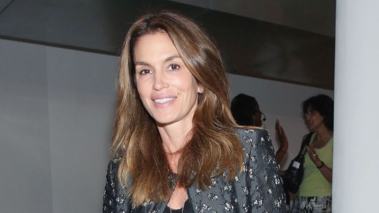 Cindy Crawford Looks Incredible In Topless Beach Photo 