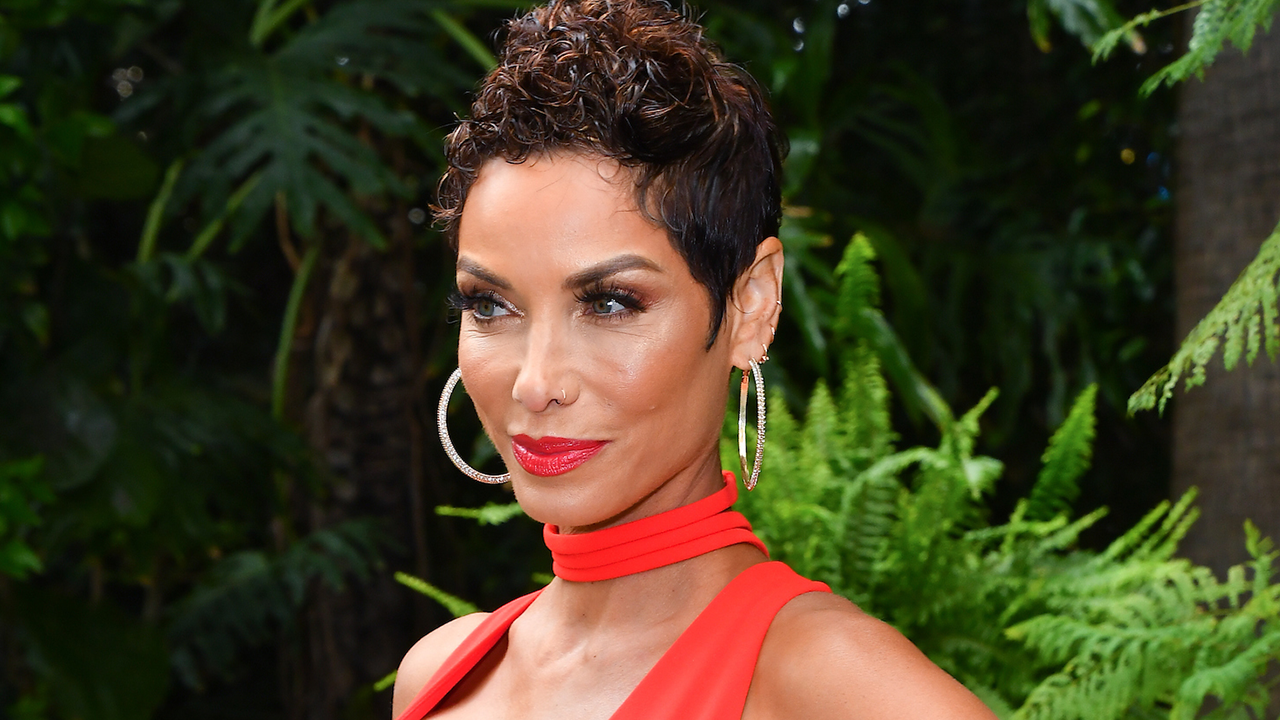 Nicole Murphy's Blonde Hair Evolution: From Short Pixie to Long ... - wide 4