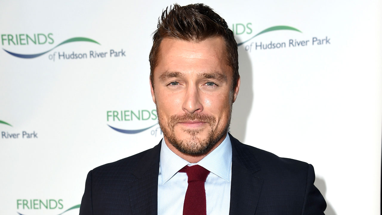 Chris Soules Poses For Selfie With Fan in First Sighting Since Pleading