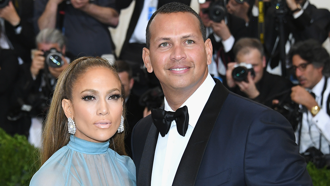 Alex Rodriguez shares makeup free video of Jennifer Lopez