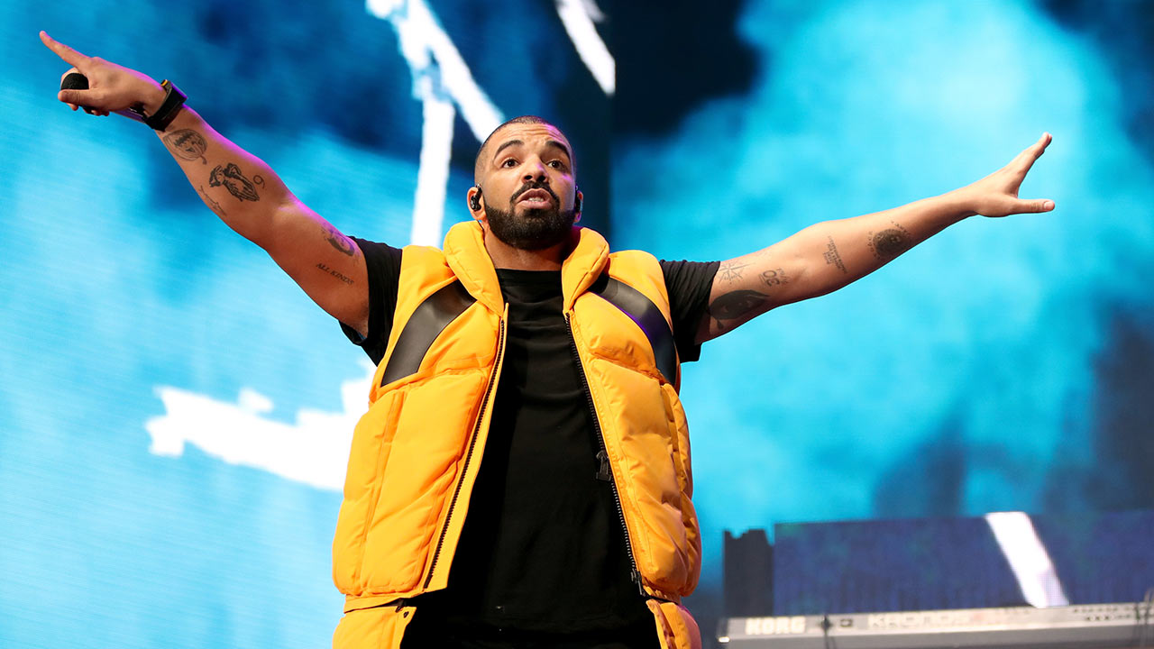 Drake Debuts New Song 'Signs' at Louis Vuitton Fashion Show
