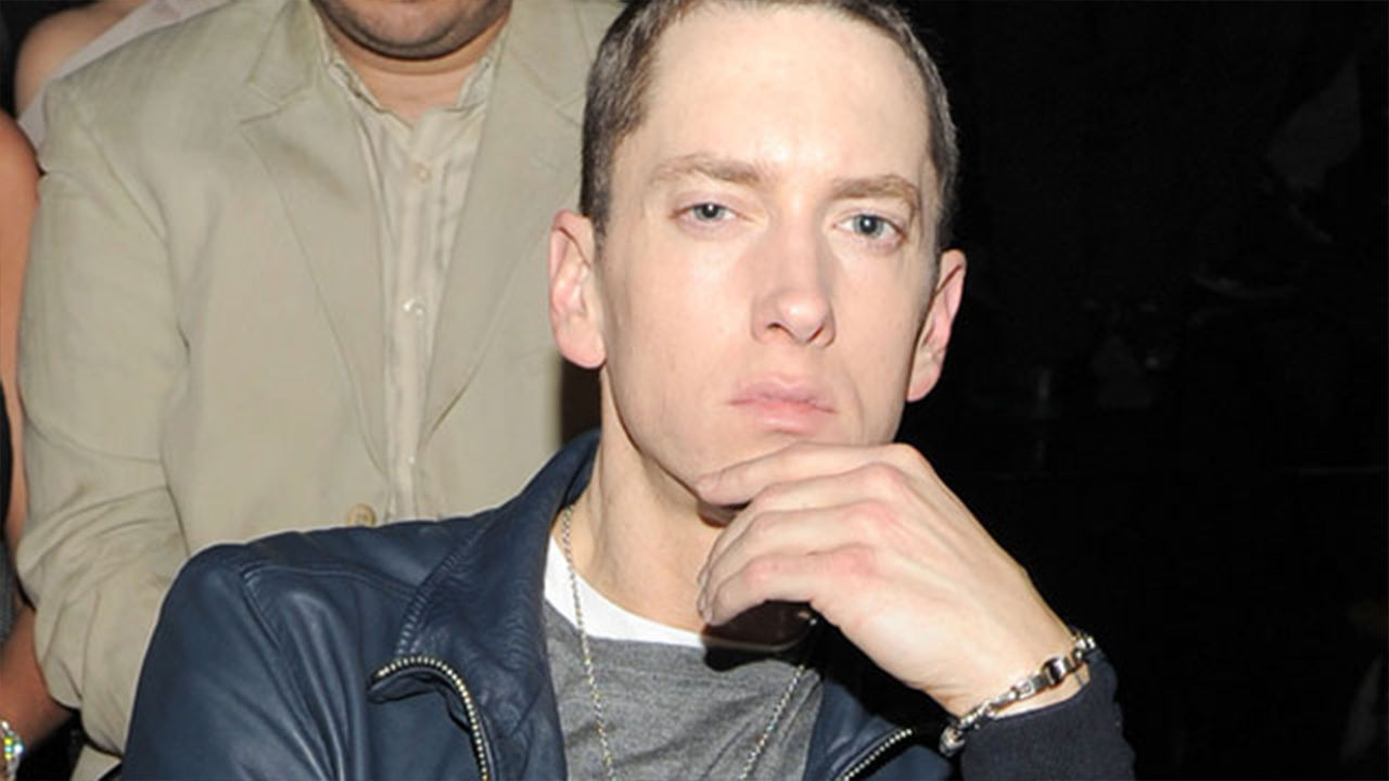 Eminem Has A Beard And Brown Hair Now And The Internet Can T