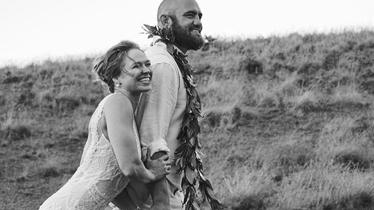 Ronda Rousey Marries Travis Browne in Hawaiian Wedding