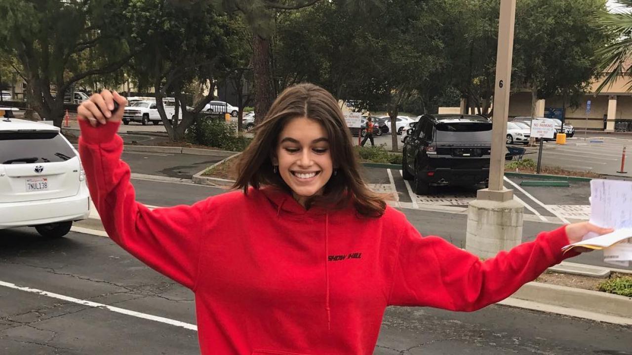 Cindy Crawfords Daughter Kaia Gerber Gets Drivers License After