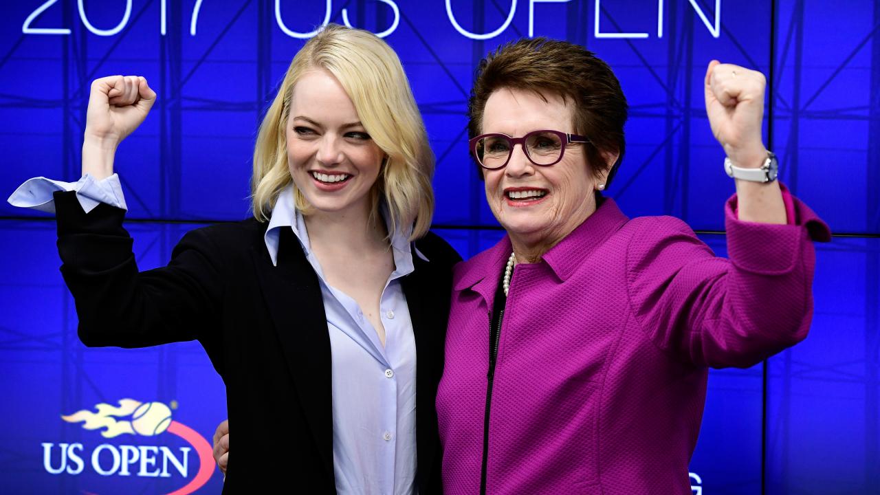 File:Emma Stone and Billie Jean King at Battle of the Sexes