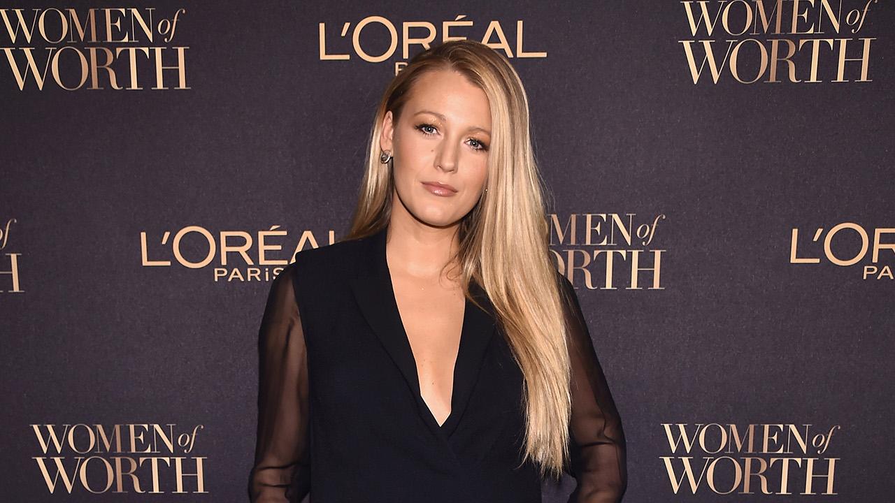Blake Lively Gets On Trend With the Lob -- See Her Chic, Shorter 'Do! |  
