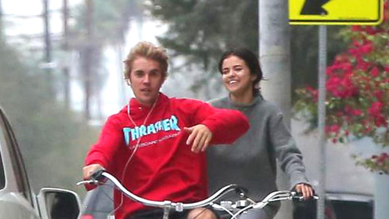 Selena Gomez Cozies Up To Justin Bieber After Riding Bikes See The 